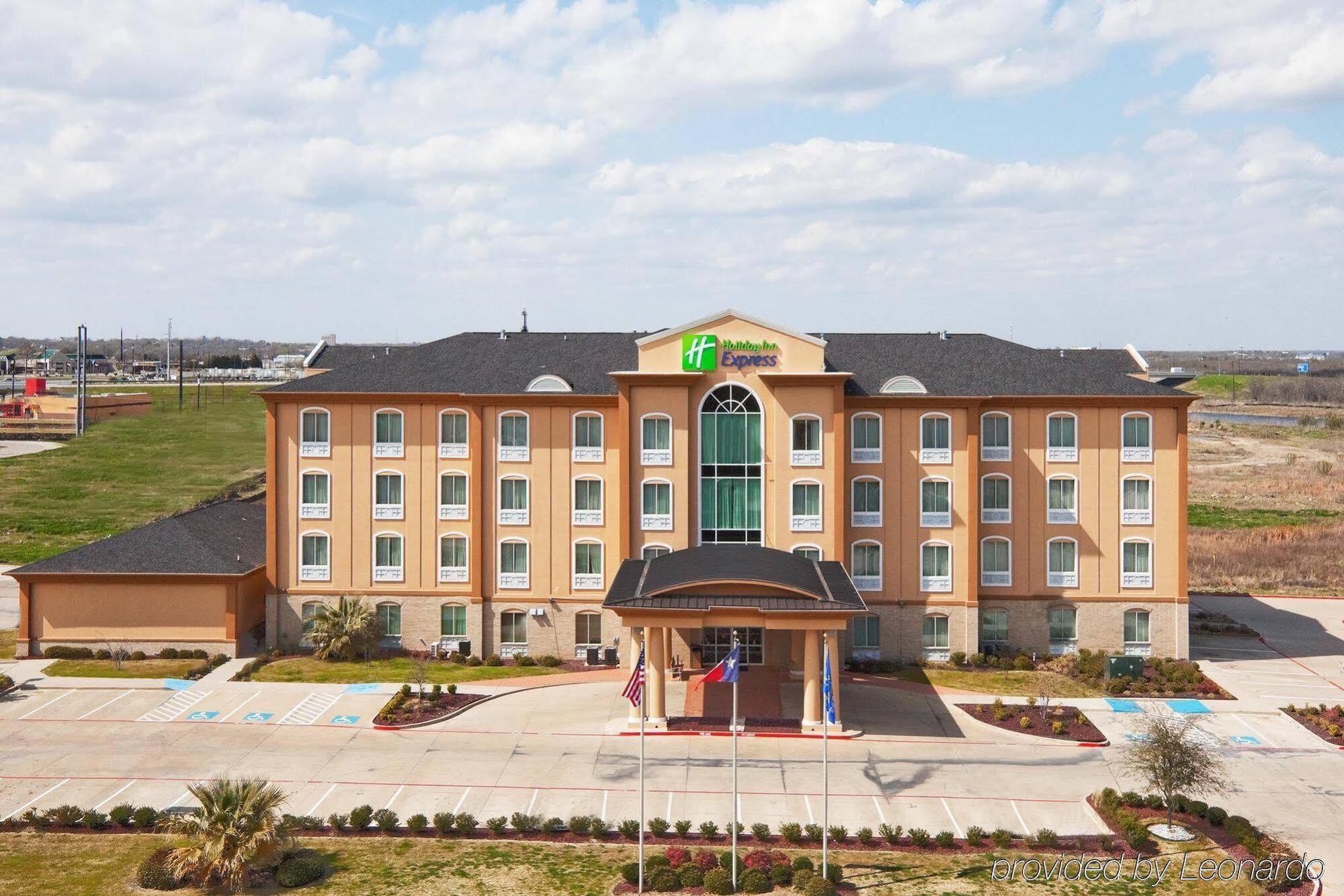 Holiday Inn Express Hotel And Suites Corsicana I-45 By Ihg Bagian luar foto